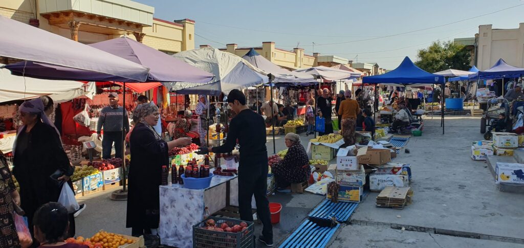 Basar in Samarkand 

(Foto: Volker Neef)