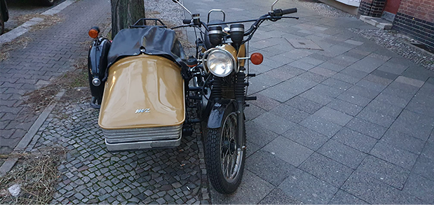 Motorrad mit Beiwagen (Foto: Adam Neef)